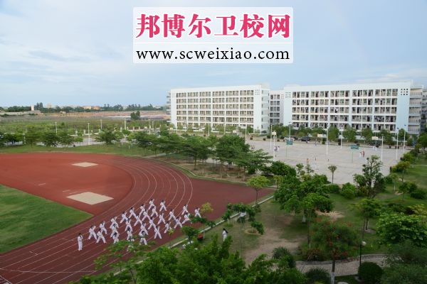 北海市衛(wèi)生學校校園一角