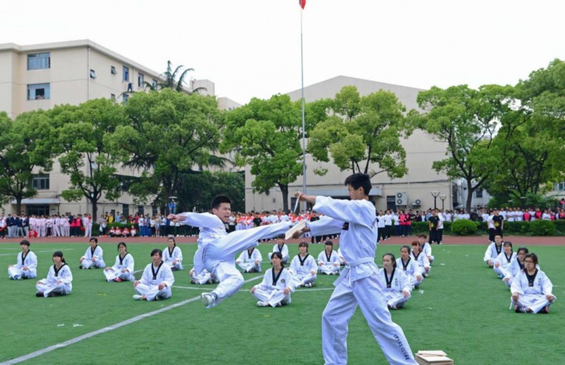 上海健康職業(yè)技術(shù)學(xué)院2019年報(bào)名條件、招生對(duì)象