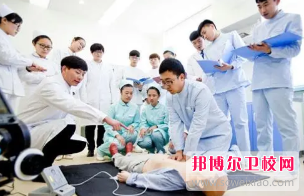 云南2023年護理學(xué)校有什么專業(yè)適合男生