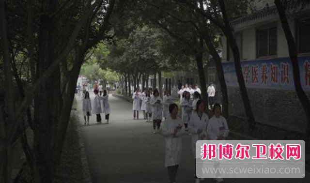 四川2025年初中生讀護理學(xué)校怎么樣